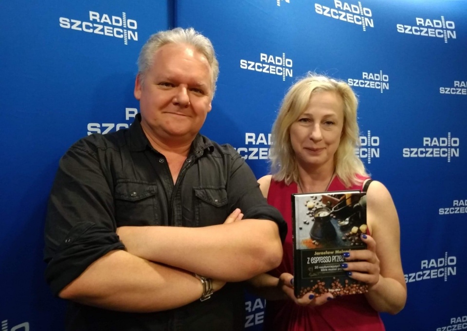 Machiną czasu z espresso przez Europę - Jarosław Molenda i autorka. Fot. Radio Szczecin