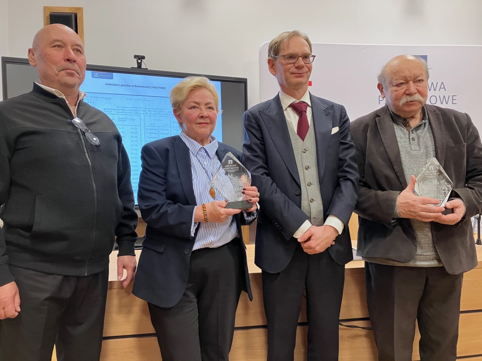 Od lewej: Roman i Halina Lebiedź, Krzysztof Kowalczyk i dr Aleksaner Miśkiewicz. Fot. Agata Rokicka [Radio Szczecin]