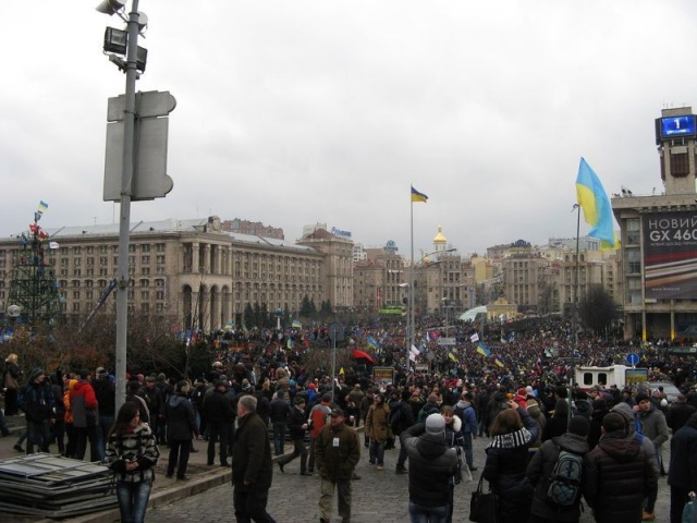 Manifestacje w Kijowie 1.12.2013 [fot:Mikhail Sartinskij] Posydeńki 1.12.2013