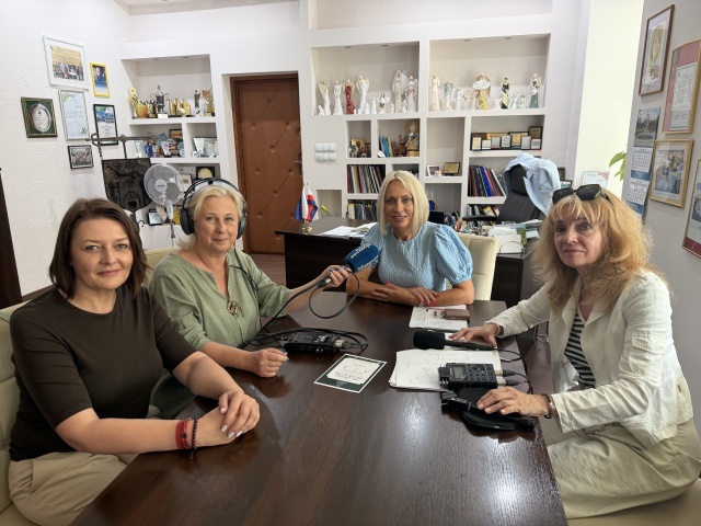 Justyna Kowalczyk od lewej), Agata Rokicka, Marzena Podzińska i Anna Kolmer Pyrzyckie Spotkania z Folklorem - W rytmie tradycji