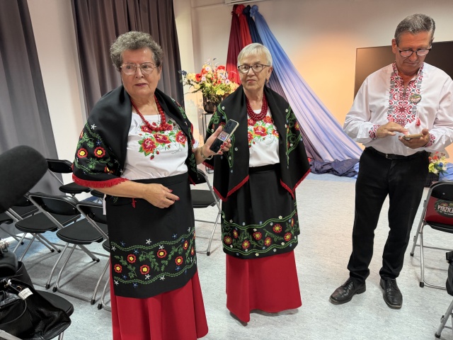 Zespół Śpiewaczy „Pyrzyczanka” świętuje 18-lecie Gośćmi studia będą Romualda Kocanowska, kierownik zespołu oraz Teresa Woźniak, Mirosław Srenscek. Fot. Agata Rokicka [Radio Szczecin] Pyrzyckie Spotkania z Folklorem - W rytmie tradycji