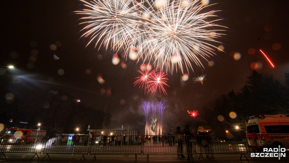 Pokaz fajerwerków podczas miejskiego Sylwestra z Radiem Szczecin. Fot. Konrad Nowak [Radio Szczecin/Archiwum]
