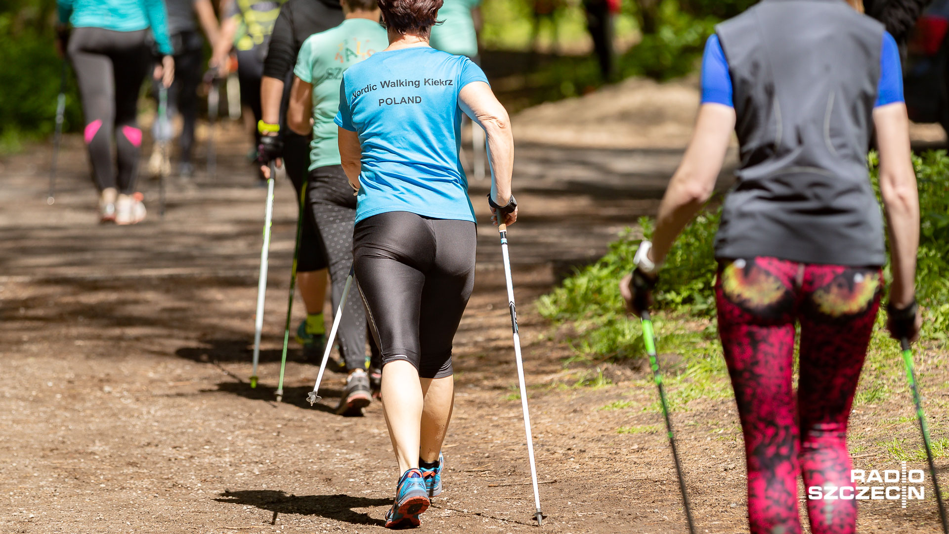 Dwa kijki i przed siebie - mogłoby się wydawać, że nordic walking to prosta sprawa. - I tak, i nie - będzie to proste oraz przyjemne pod warunkiem że poznamy technikę chodzenia z kijkami. We wtorek ruszają bezpłatne warsztaty - to w ramach przygotowań do największej w Szczecinie imprezy - Korony Zachodu Polski, która odbędzie się za miesiąc.