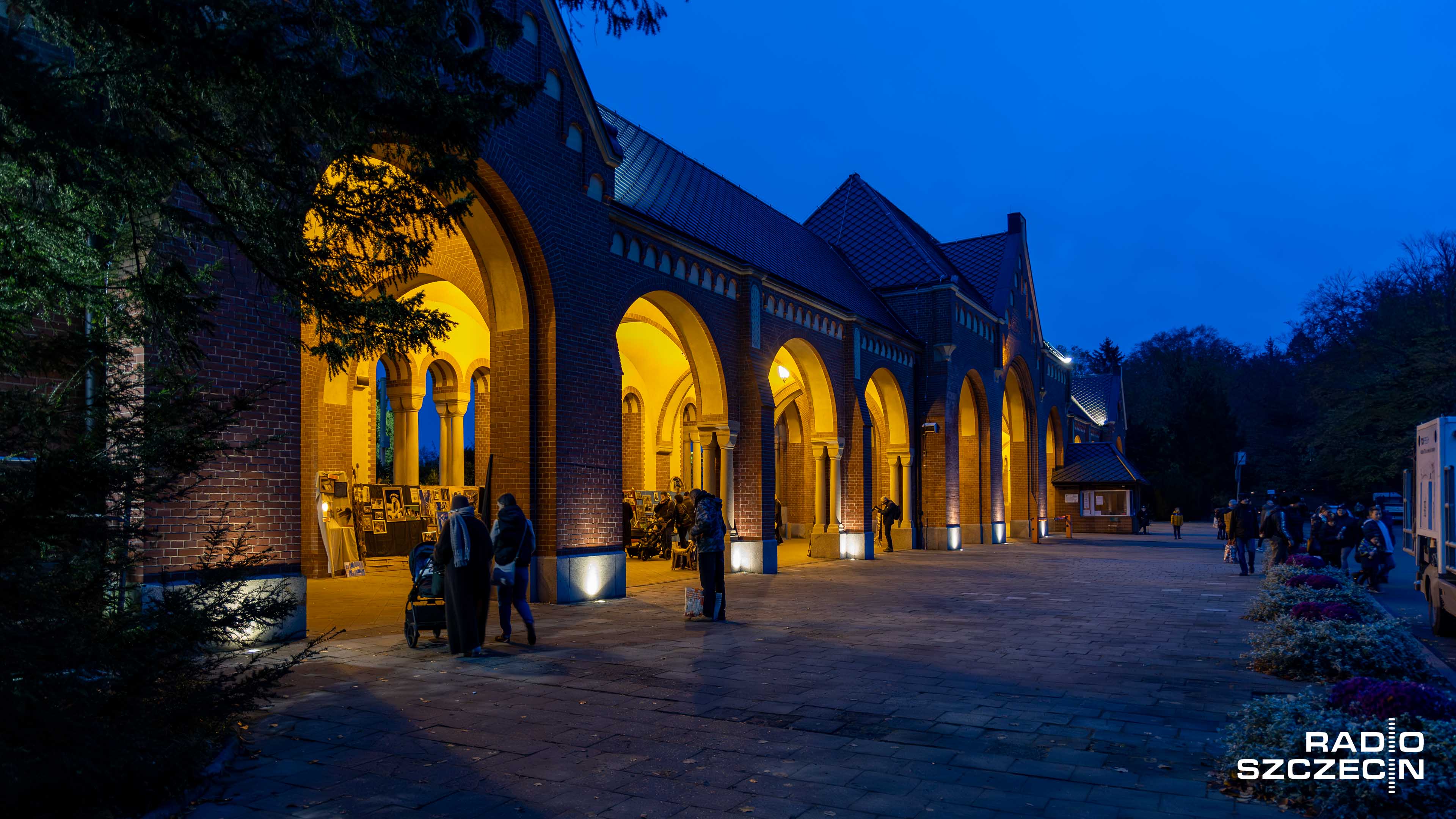 Czwartek jest ostatnim dniem wjazdu na Cmentarz Centralny w Szczecinie, na zwykłych zasadach.
