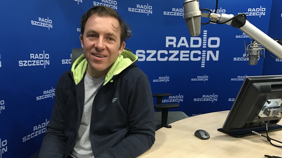 Marek Kolbowicz w studiu Radia Szczecin