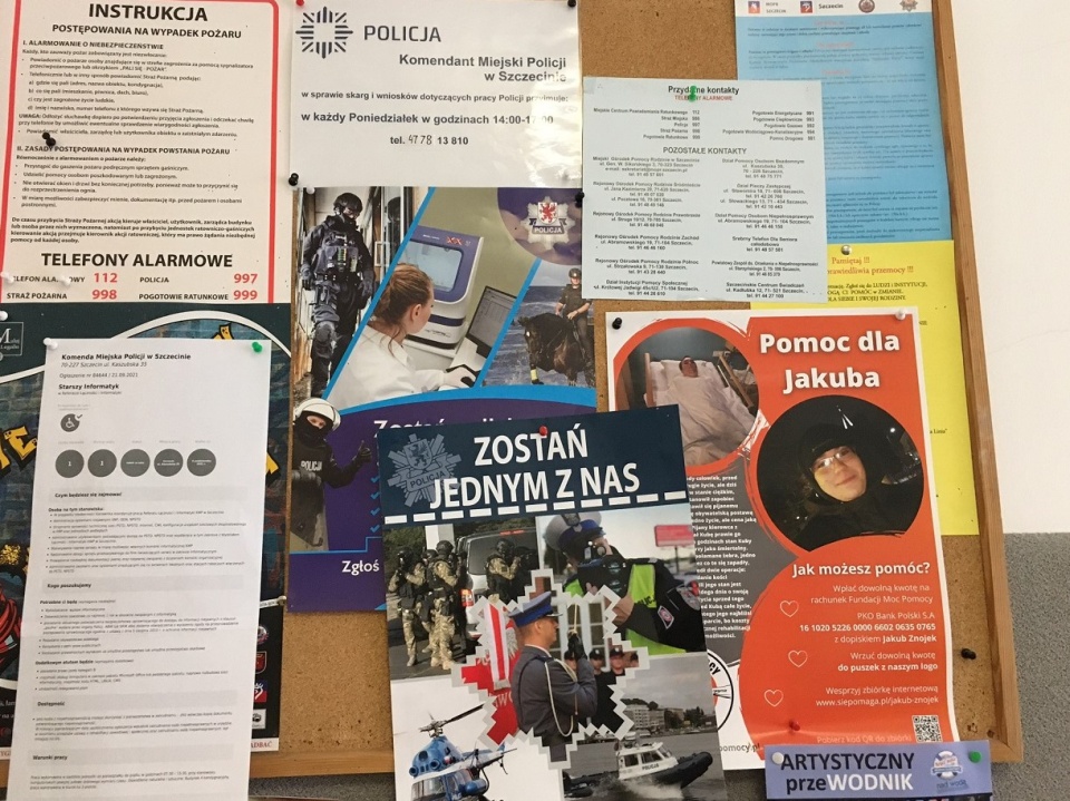 Plakat akcji na rzecz Jakuba w KM Policji w Szczecinie