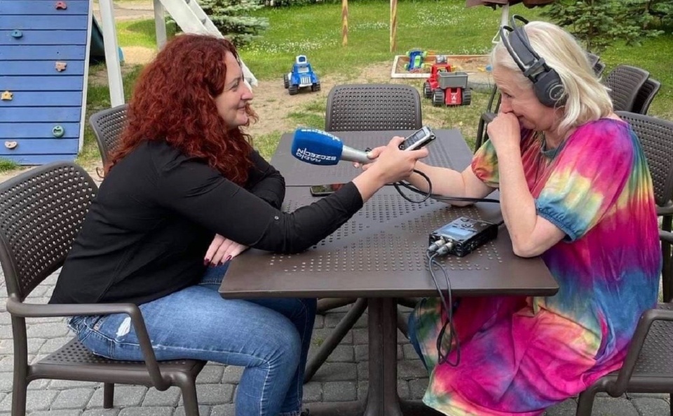 Bohaterka, Maria Pyż i autorka reportażu w "bitwie" na mikrofony. Fot. Radio Szczecin