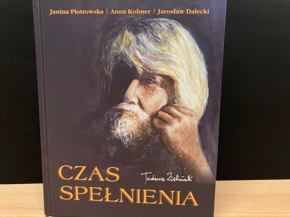 Okładka książki "Czas spełnienia". Fot. Agata Rokicka [Radio Szczecin]