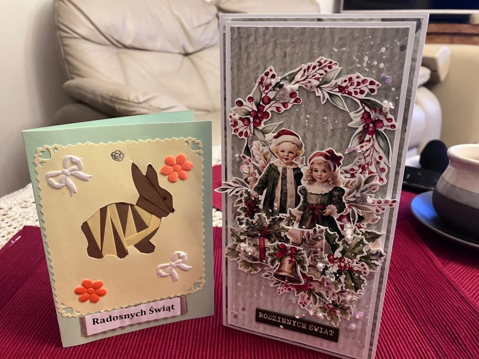 Ręcznie robione kartki na święta. Ze zbiorów pana Mariana. Fot. Agata Rokicka [Radio Szczecin]
