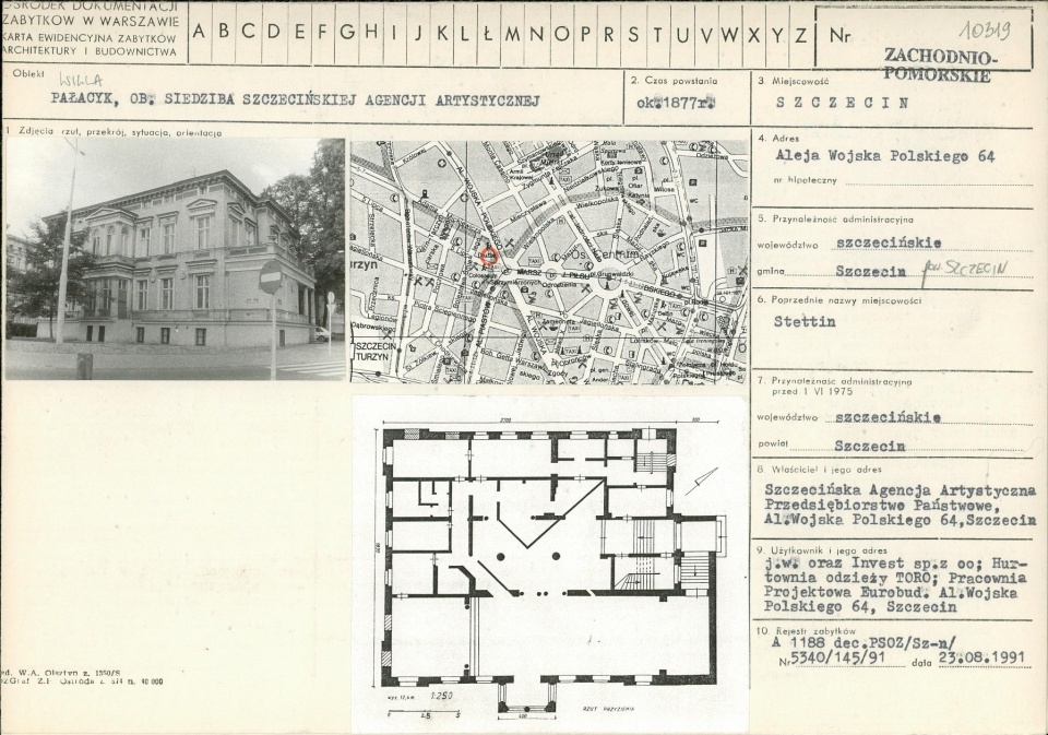 Plac Szarych Szeregów.