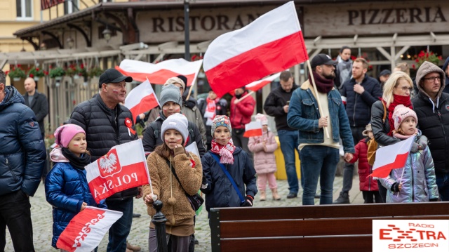 Tradycyjnie ulicami Szczecina przeszedł Marsz Niepodległości tym razem pod hasłem „Na straży polskiej tożsamości” zorganizowany przez Porozumienie Środowisk Patriotycznych. 