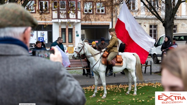 Tradycyjnie ulicami Szczecina przeszedł Marsz Niepodległości tym razem pod hasłem „Na straży polskiej tożsamości” zorganizowany przez Porozumienie Środowisk Patriotycznych. 