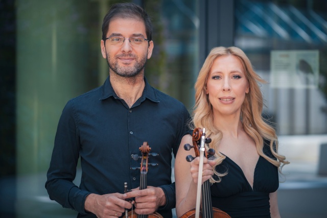 Emilia Goch-Salvador – altowiolistka i Emanuel Salvador – skrzypek, koncertmistrz Baltic Neopolis Orchestra. Fot. Materiały prasowe Orkiestry Odeszła Urszula Trawińska-Moroz [WSPOMNIENIE ARTYSTKI]