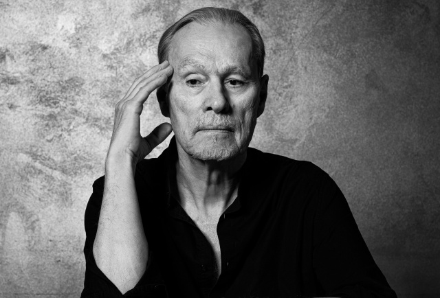 John Porter. Fot. Materiały prasowe artysty, źródło: https://www.facebook.com/photo/?fbid=1314373843387469&set=a.270882651069932&locale=pl_PL John Porter | 45 lat „Helicopters” [ROZMOWA z ARTYSTĄ, ZDJĘCIA]