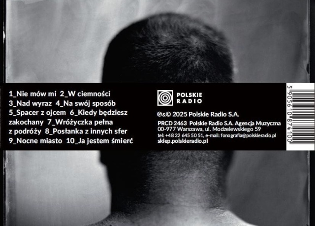 Rewers okładki płyty „Mężczyźni” Marka Dyjaka. Projekt graficzny Jarosław Koziara. Materiały prasowe Agencji Muzycznej Polskiego Radia Marek Dyjak | „Piosenki z najnowszej płyty 'Mężczyźni', to kronika moich wypadków i przypadków...” [SPOTKANIE z ARTYSTĄ, ZDJĘCIA]