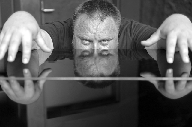 Krzysztof Baranowski – pianista, akordeonista, kompozytor, aranżer. Fot. Bogusz Borkowski Krzysztof Baranowski z „Nokturnem dla Venus” w Planetarium, a także... [ROZMOWA z ARTYSTĄ, ZDJĘCIA]