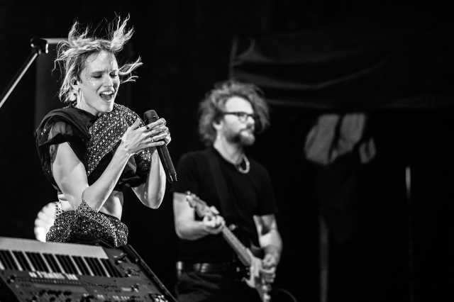 Fot. Waldemar Urbaniak. Źródło: https://www.facebook.com/photo/?fbid=1312212906940183&set=pb.100044544574634.-2207520000&locale=pl_PL Bovska | „Jestem Wierszem” [ROZMOWA z ARTYSTKĄ, ZDJĘCIA]