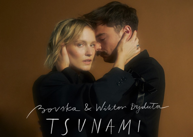 Bovska i Wiktor Dyduła. Fot. Materiały prasowe artystki Bovska | „Jestem Wierszem” [ROZMOWA z ARTYSTKĄ, ZDJĘCIA]