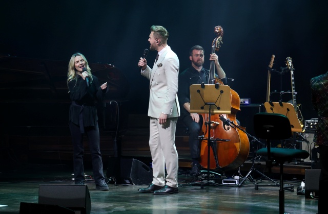 Sylwia i Michał Grobelni ze Szczecin Philharmonic Big Band pod dyrekcją Jakuba Kraszewskiego. Fot. Cezary Aszkiełowicz Szczecin Philharmonic Big Band „Świątecznie” [POSŁUCHAJ, ZDJĘCIA]