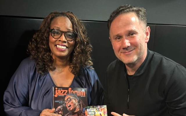 Dianne Reeves – wokalistka (od lewej) i Sylwester Ostrowski – saksofonista. Fot. Materiały prasowe Szczecin Jazz 2025 Candy Dulfer jest ich mentorką. Trwa Szczecin Jazz Young Talents 2026 [POSŁUCHAJ, ZDJĘCIA]