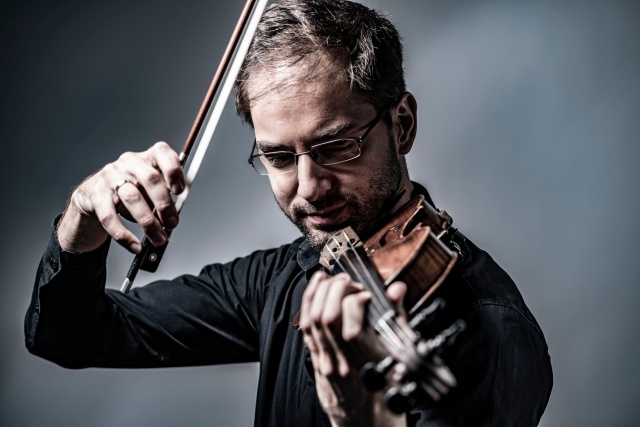 Emanuel Salvador – skrzypek. Fot. Materiały prasowe Baltic Neopolis Orchestra Narodowy Dzień Portugalii w Szczecinie [ROZMOWA]