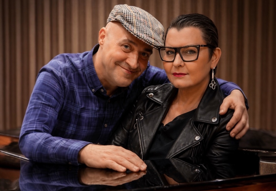 Anna Męczyńska – wokalistka, autorka tekstów i Maciej Łyszkiewicz – pianista, kompozytor, autor tekstów z zespołu NO LIMITS. Fot. Materiały prasowe grupy