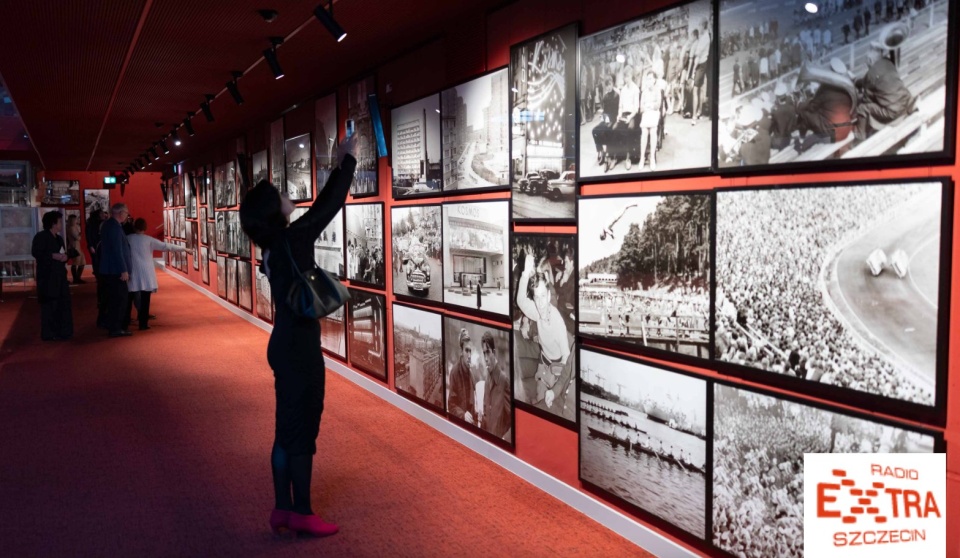 "Stetinum – Stettin – Szczecin" to wystawa fotograficzna w Teatrze Polskim, która pokazuje miasto w różnych momentach jego historii. Fot. Robert Stachnik