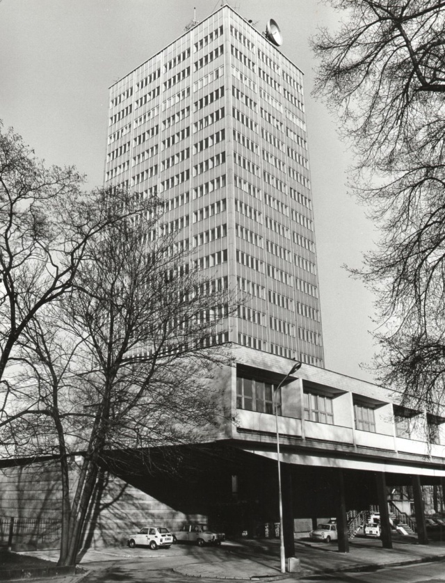 Nowowybudowany Ośrodek Radia i Telewizji w Szczecinie. Fot. Zdzisław Gajda [z Archiwum Radia Szczecin] Lata 80.