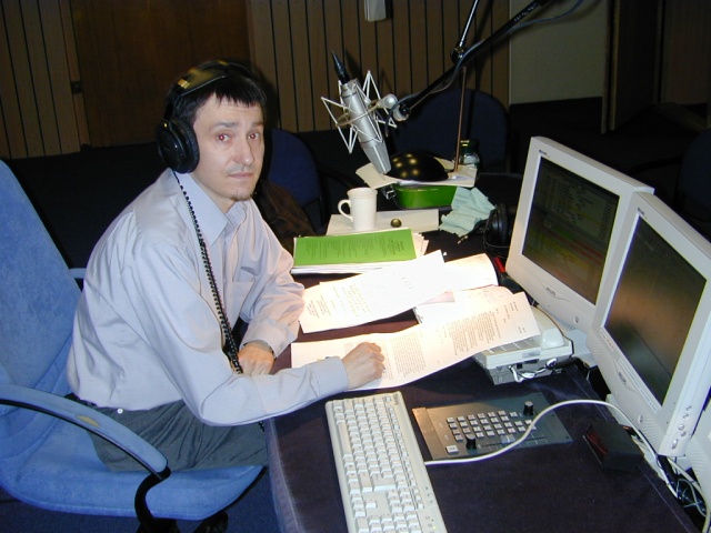 Przemek Thiele w studiu emisyjnym. 6.11.2000 rok. Fot. Bogusław Lis [Radio Szczecin] Pierwsza dekada XXI wieku