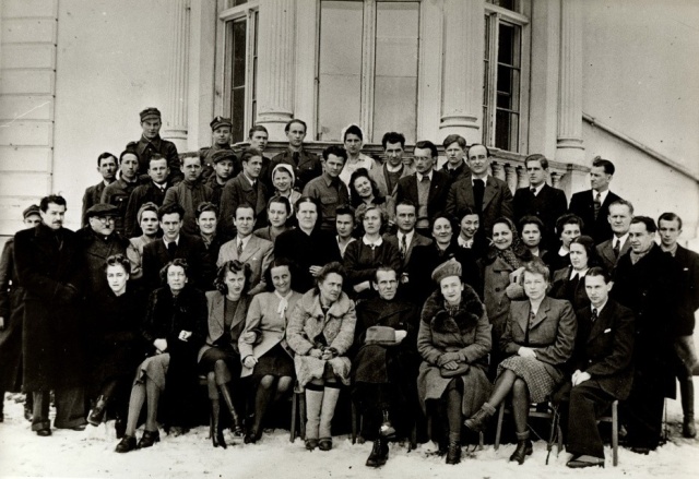 Pierwsza ekipa radiowców. Lata 40. Fot. z archiwum Radia Szczecin Lata 40. i 50.