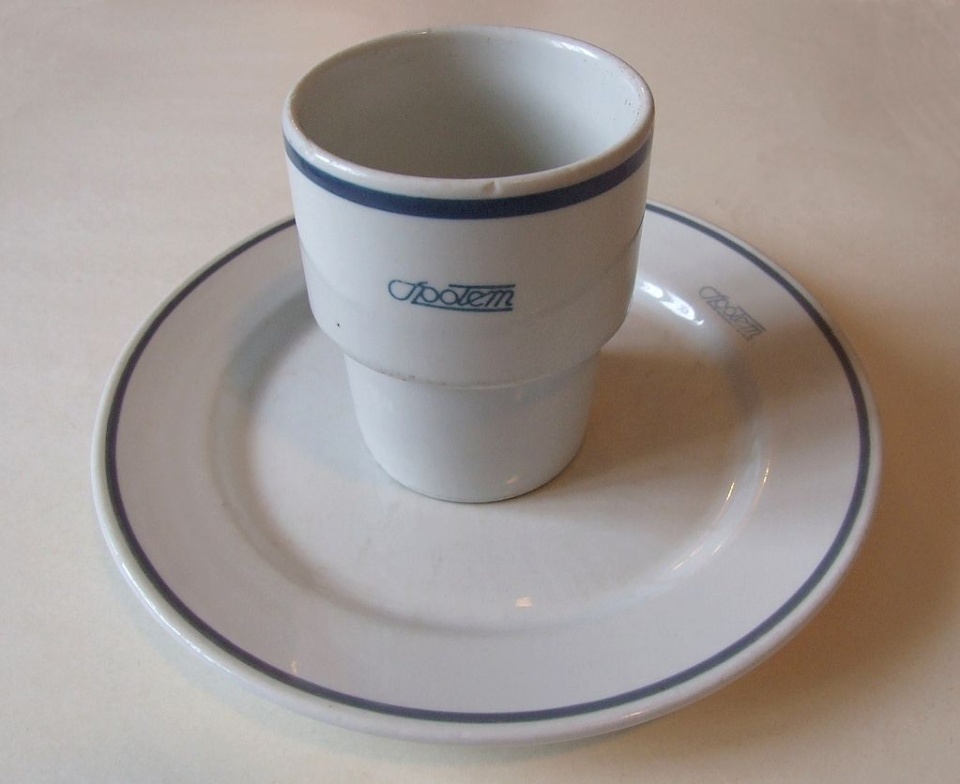 Zastawa stołowa "Społem". Fot. wikipedia.org