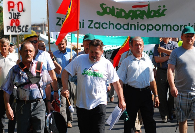 Protest Rolnikow Indywidualnych w Szczecinie - fot. Lukasz Szelemej 10.JPG 