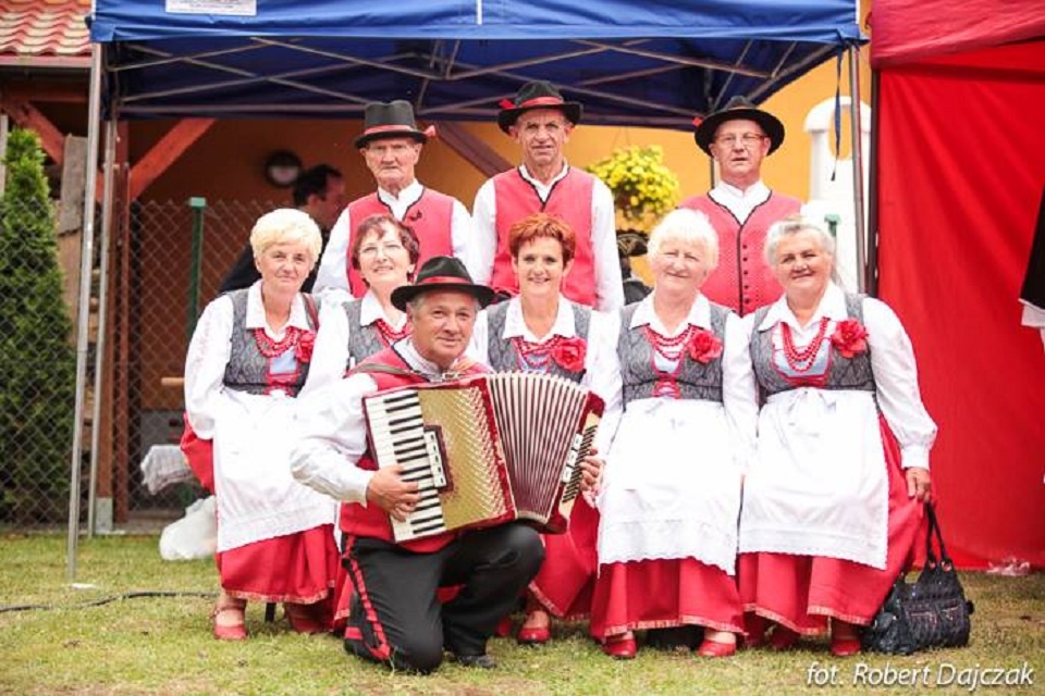 Zespół Folklorystyczny Czerwona Róża z Cerkwicy w gminie Karnice