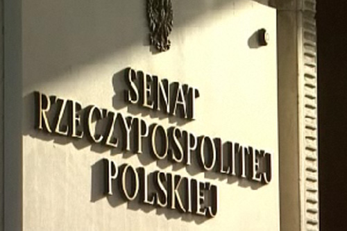 Senat zajmie się dziś nowelizacją kodeksu wyborczego zakładającą zakaz publikacji płatnych ogłoszeń i audycji wyborczych w mediach, tj. w prasie, radiu i stacjach telewizyjnych.