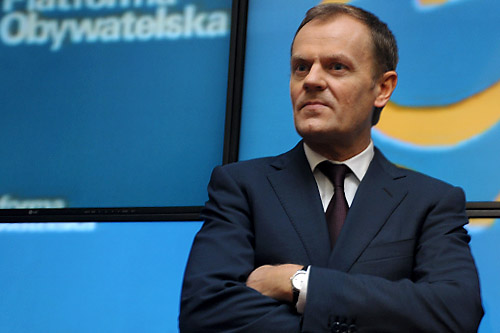 Według niektórych mediów, w Kancelarii Premiera rozważa się rekonstrukcję rządu. Ma to być jeden ze sposobów na spadające sondaże Platformy Obywatelskiej. Podobno zaawansowane rozmowy na ten temat prowadzone są z koalicjantem PO - Polskim Stronnictwem Ludowym.