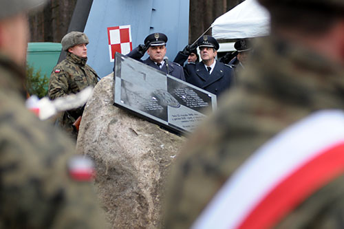 Rodziny zabitych w katastrofie rządowego TU 154 zgłosiło się po zadośćuczynienia do Prokuratorii Generalnej. każdy z najbliższych członków rodzin ofiar wypadku może otrzymać 250 tysięcy złotych.