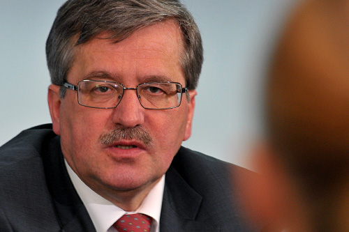 Bronisław Komorowski podpisał ustawę o opiece nad dziećmi w wieku do lat trzech, w skrócie zwaną ustawą żłobkową. Prezydent zainaugurował w ten sposób konferencję zatytułowaną Ustawa o opiece nad dziećmi w wieku do lat 3 - szanse i wyzwania.