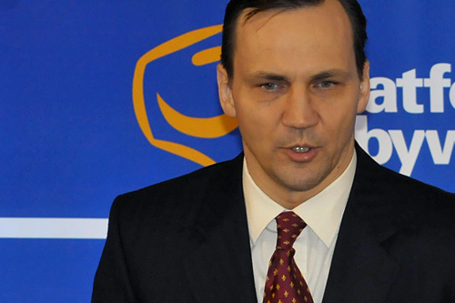 Amerykańska tarcza antyrakietowa w Europie staje się rzeczywistością. W przyszłym tygodniu w kierunku Morza Śródziemnego uda się amerykański okręt wyposażony w system obrony rakietowej Aegis. Minister spraw zagranicznych Radosław Sikorski jest zadowolony.