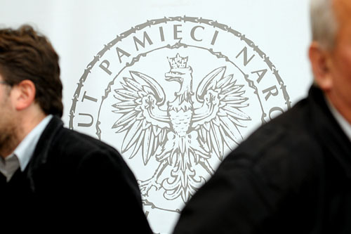 Prokurator Piotr Piątek wierzy, że w tym roku zapadnie wyrok w procesie sprawców stanu wojennego. Po ponad półrocznej przerwie warszawski Sąd Okręgowy wznowił trwający od września 2008 roku proces, między innymi generałów Wojciecha Jaruzelskiego i Czesława Kiszczaka.