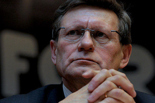 Zdaniem Leszka Balcerowicza, rząd w sprawie OFE realizuje propozycje PSL-u. Leszek Balcerowicz podkreślił, że rząd potwierdza pierwotną propozycje w sprawie OFE, czyli drastycznie obniża składkę na drug filar. Jak zaznacza, po tak obciętej składce trudno będzie poprawić efektywność systemu emerytalnego.