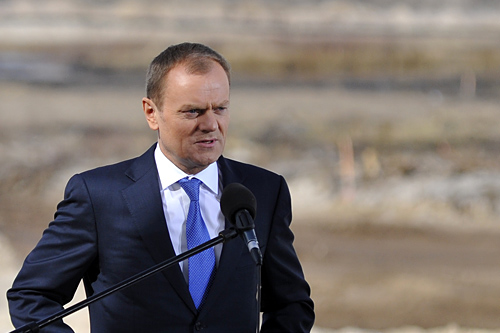Premier Donald Tusk powiedział, że poszukiwanie nowych źródeł energii musi być dla Polski priorytetem. Szef rządu wziął udział w Centrum Nauki Kopernik w Warszawie w otwarciu konferencji na temat możliwości wydobycia w Polsce gazu łupkowego. Wciąż nie są jasne perspektywy wydobycia tego surowca w Polsce.