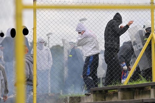 Rząd chce walki ze stadionowymi chuliganami. Pomóc ma w tym rygorystyczne przestrzeganie przez kluby zakazów stadionowych i i ściślejsza współpraca klubów z policją.