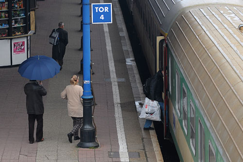 1 czerwca zostanie wprowadzony nowy, skorygowany, rozkład jazdy pociągów. Po zmianach kursowania pociągów w grudniu zeszłego roku, na dworcach zapanował chaos.