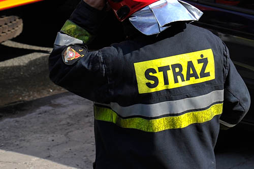 Ponad 150 zniszczonych domów, prawie 300 budynków gospodarczych, zerwane linie energetyczne, połamane drzewa. To bilans nawałnicy która przeszła nad powiatem przysuskim na Mazowszu. Nawałnica przeszła też przez powiat opoczyński w województwie łódzkim, gdzie straty również były dotkliwe. Tam wiatr uszkodził ponad dwieście budynków, w tym około stu pięćdziesięciu domów. Wichura w Łódzkiem nawiedziła gminy Żarnów i Białaczów. W Białaczowie połamane zostały drzewa w zabytkowym parku pałacowym.