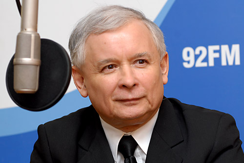 Prezes Prawa i Sprawiedliwości Jarosław Kaczyński napisał list do Donalda Tuska. Zaproponował w nim cykl debat przedstawicieli PO i PiS na neutralnym gruncie. Mogłyby ją transmitować stacje telewizyjne.