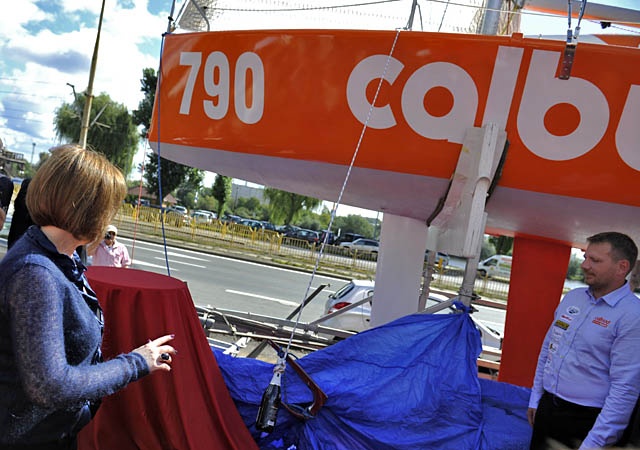 Uroczysty chrzest jednostki klasy Mini nazwanej Calbud - fot. Łukasz Szełemej 30 dni walki z żywiołem na Atlantyku