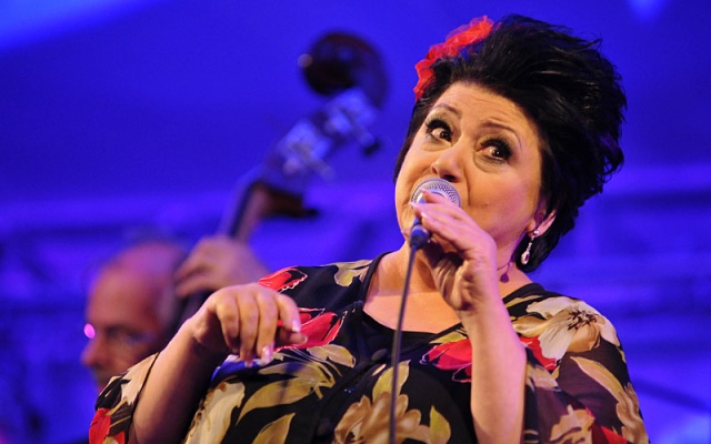 Ewa Bem podczas koncertu Plus Music Festival - fot. Łukasz Szełemej Dzień Polaków na Pekao Szczecin Open [ZDJĘCIA]