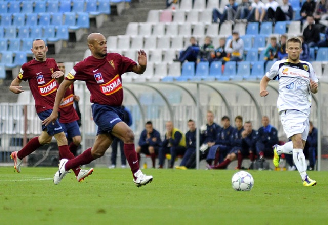 Pogoń Szczecin 5 - 1 Ruch Radzionków - fot. Łukasz Szełemej Pogoń gromi u siebie, Flota wygrywa na wyjeździe [ZDJĘCIA]