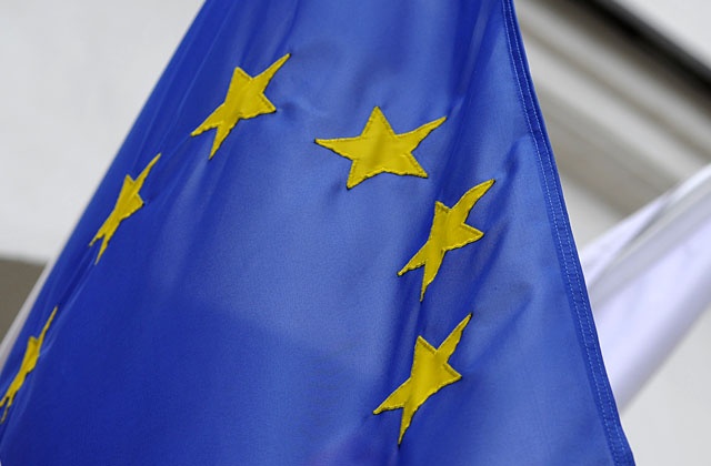 Europejczycy są podzieleni w sprawie proponowanych zmian w dyrektywie tytoniowej, najbardziej przeciwni są Polacy.