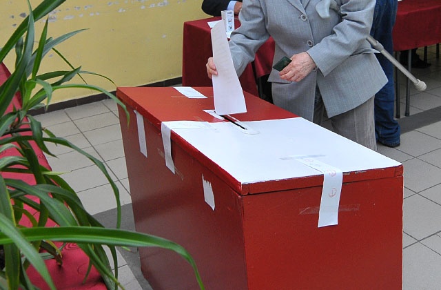 Dzisiaj upływa termin złożenia w Państwowej Komisji Wyborczej zawiadomień o utworzeniu komitetów wyborczych. Tylko do 16:15 PKW przyjmuje zawiadomienia. Do tej pory Państwowa Komisja Wyborcza zarejestrowała niemal 70 komitetów. Większość - to komitety wyborcze zgłoszone dla jednego kandydata w wyborach w jednym okręgu czyli do Senatu.